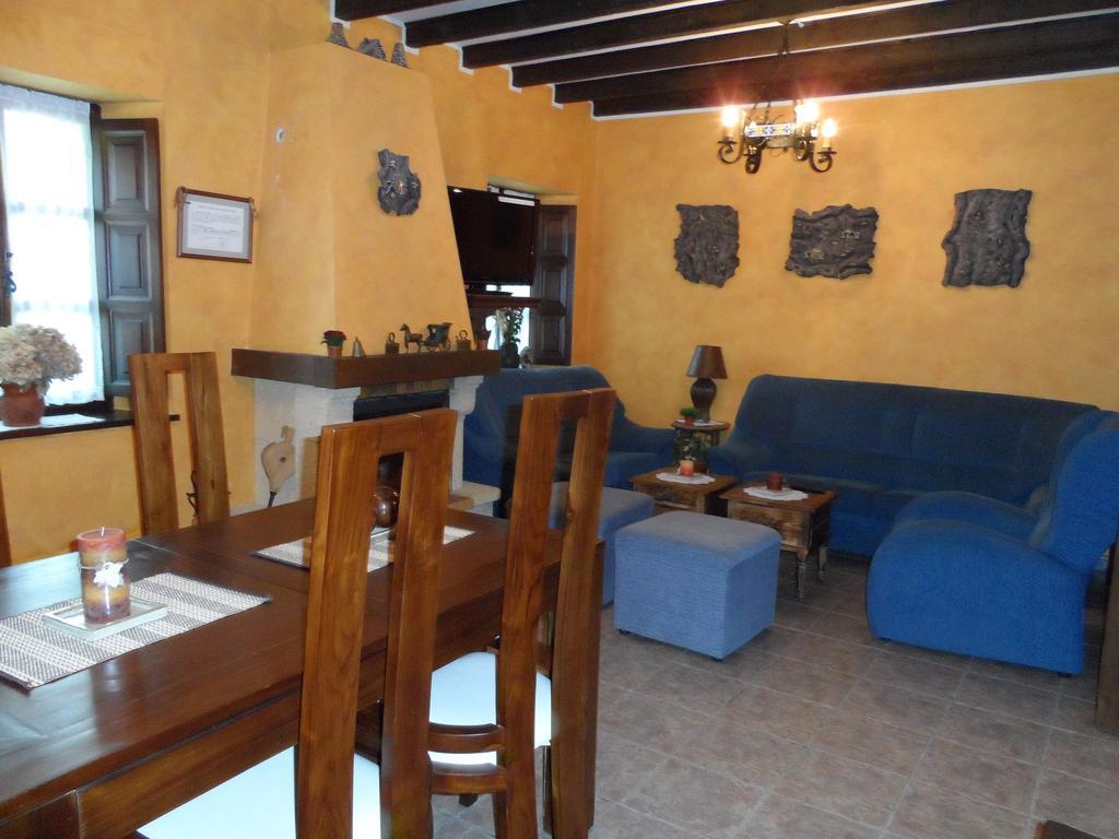 Gasthaus Casa El Campu Infiesto Exterior foto