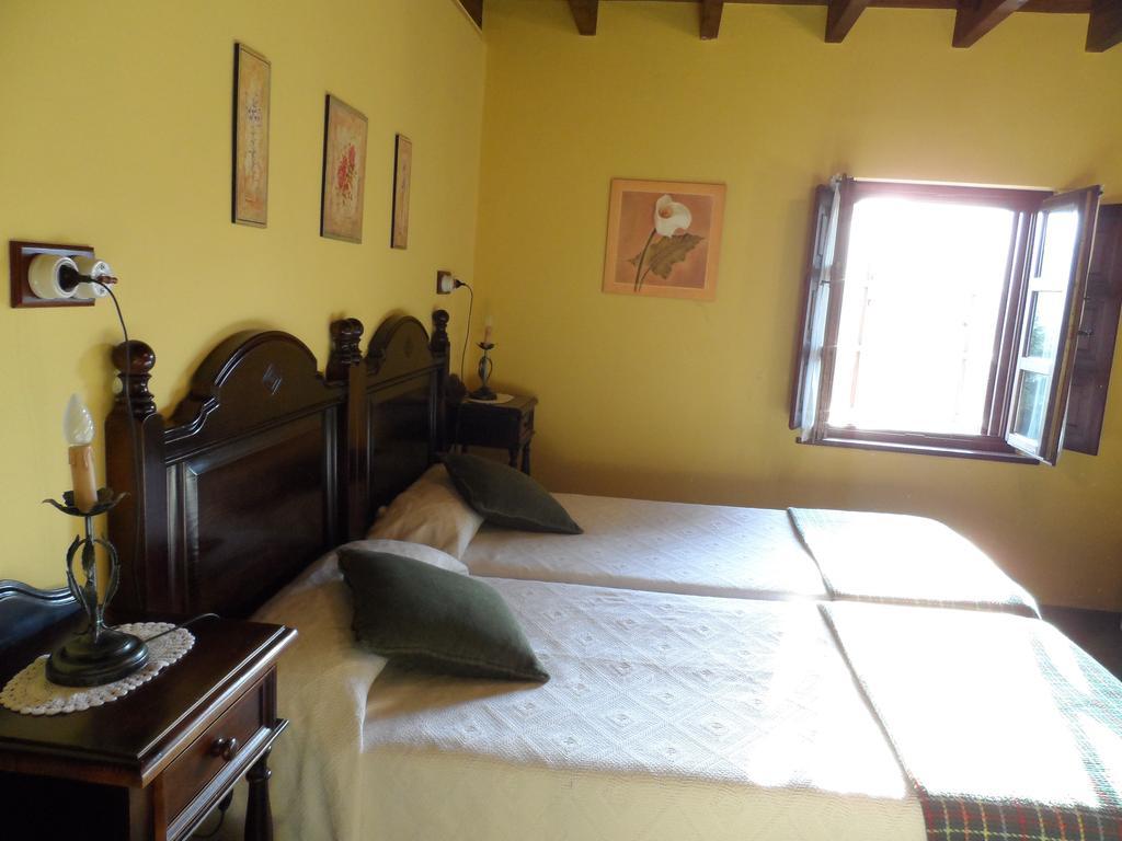 Gasthaus Casa El Campu Infiesto Zimmer foto
