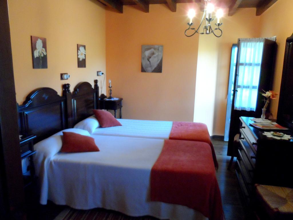 Gasthaus Casa El Campu Infiesto Zimmer foto