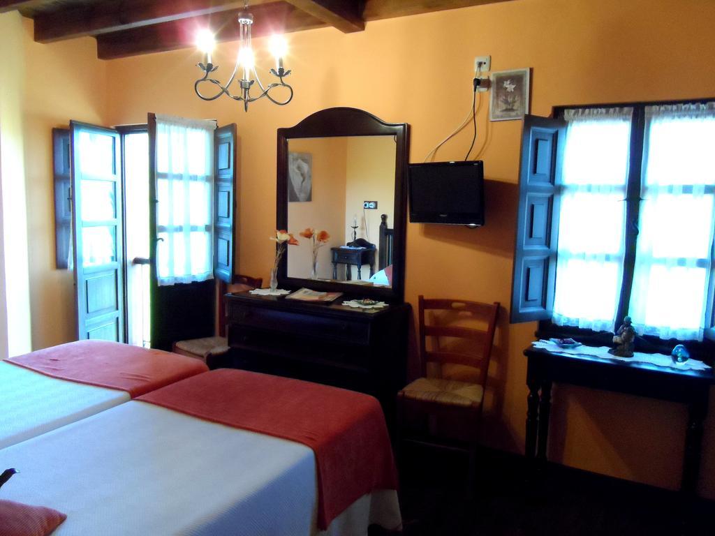 Gasthaus Casa El Campu Infiesto Zimmer foto