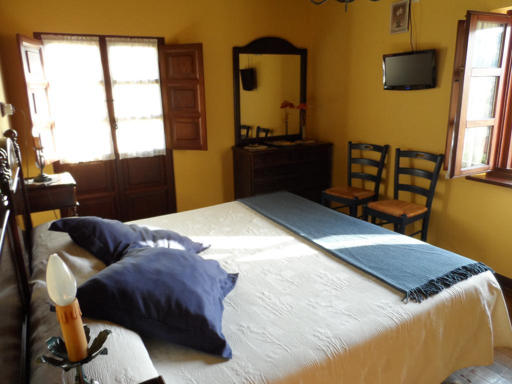 Gasthaus Casa El Campu Infiesto Zimmer foto