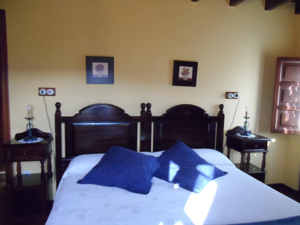 Gasthaus Casa El Campu Infiesto Zimmer foto